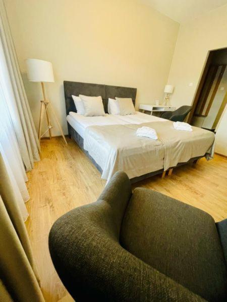 Bed and Breakfast Kamieniczka Нидзица Экстерьер фото