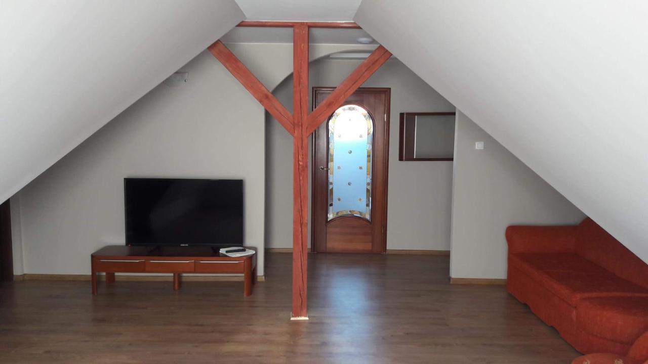 Bed and Breakfast Kamieniczka Нидзица Экстерьер фото