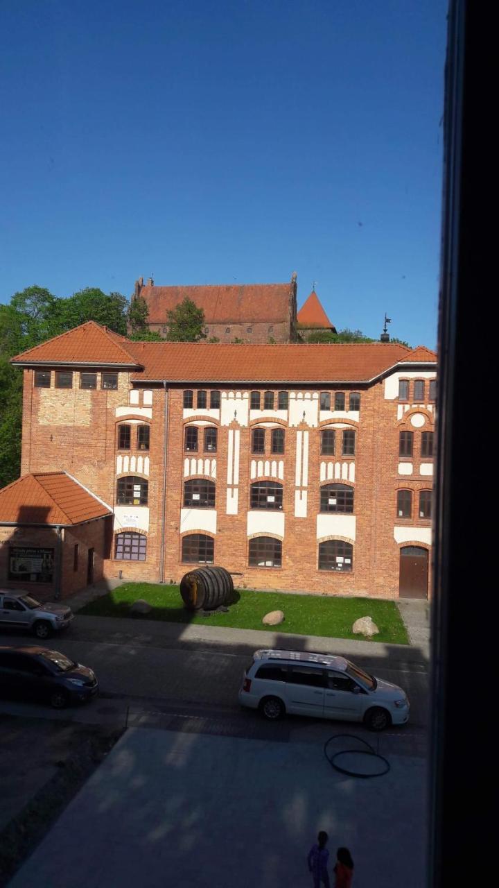 Bed and Breakfast Kamieniczka Нидзица Экстерьер фото