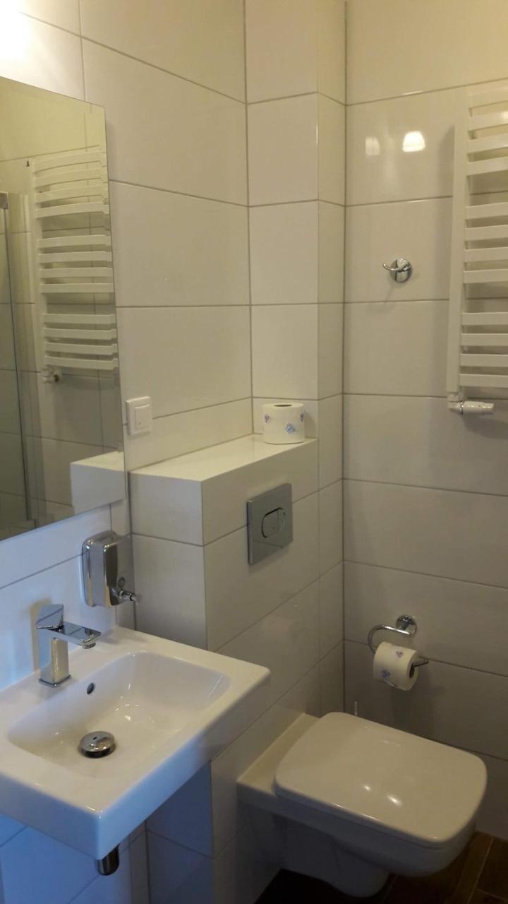 Bed and Breakfast Kamieniczka Нидзица Экстерьер фото
