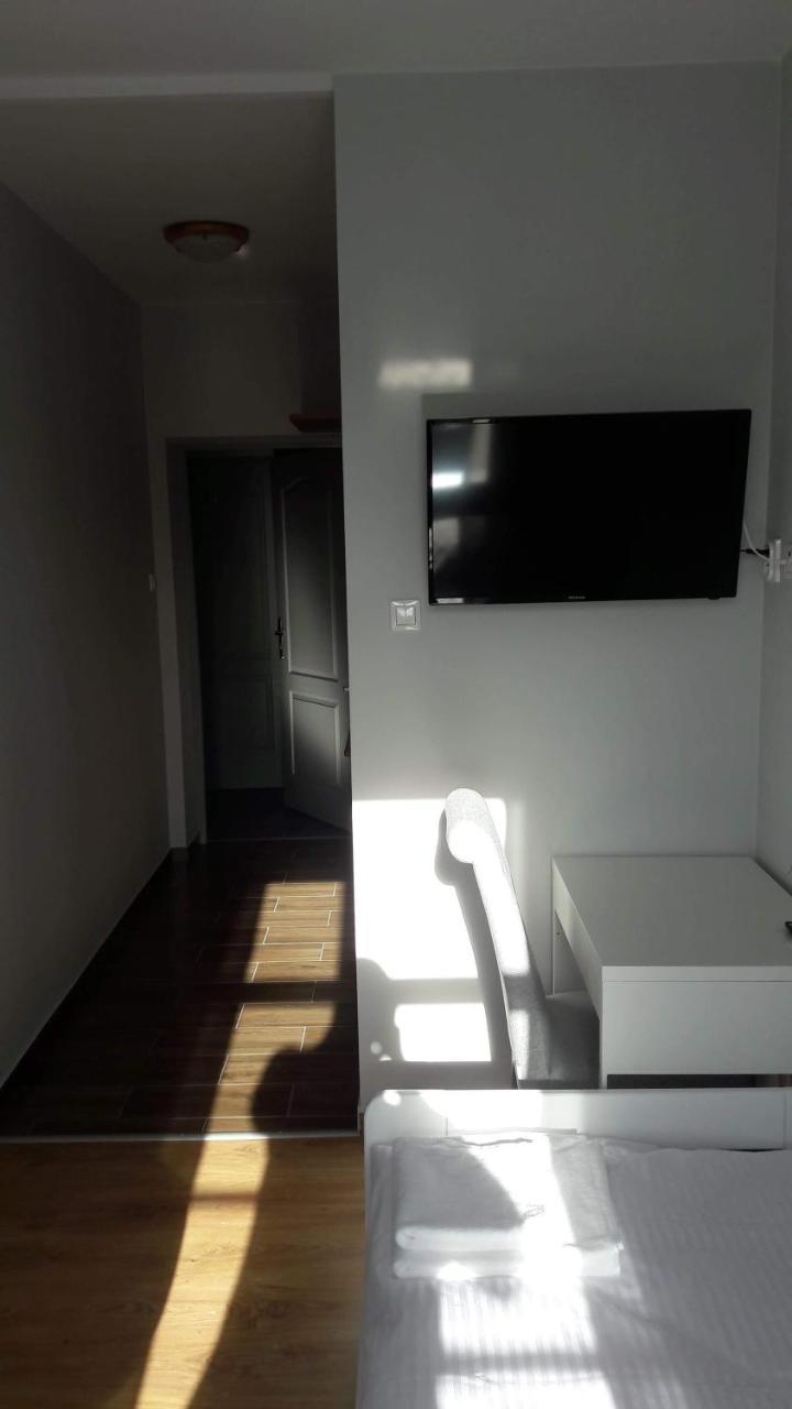 Bed and Breakfast Kamieniczka Нидзица Экстерьер фото